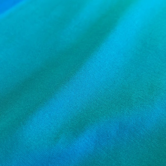 Lululemon Teal (last pic is actual color) Tank - Picture 4 of 4